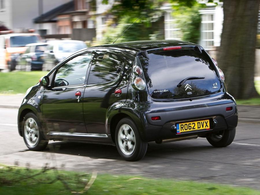  Citroen C1 Connexion 5-Door 2012 года  (фото 3 из 5)